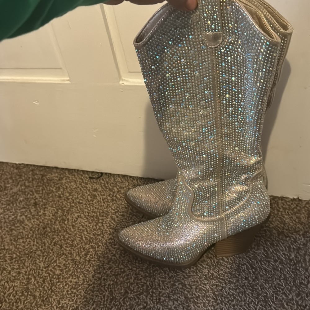 Boots - Picture 3 of 3